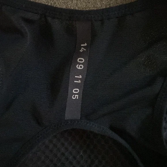 New technology Nike bra - Picture 4 of 6